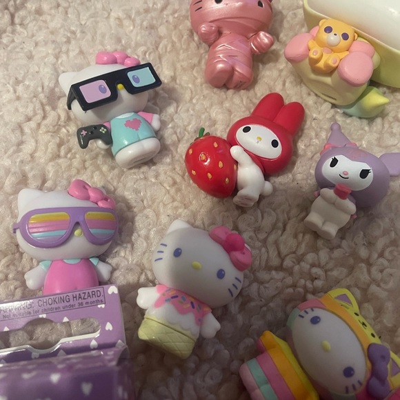 Sanrio and Hello Kitty Collectors Figures Set (COLLECTORS BUNDLE DEAL) - Picture 3 of 5